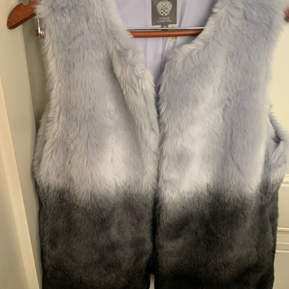 Vince Camuto Vest like New no flaws or tears.